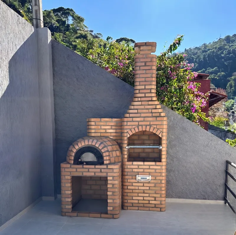 Churrasqueira com Forno de Pizza